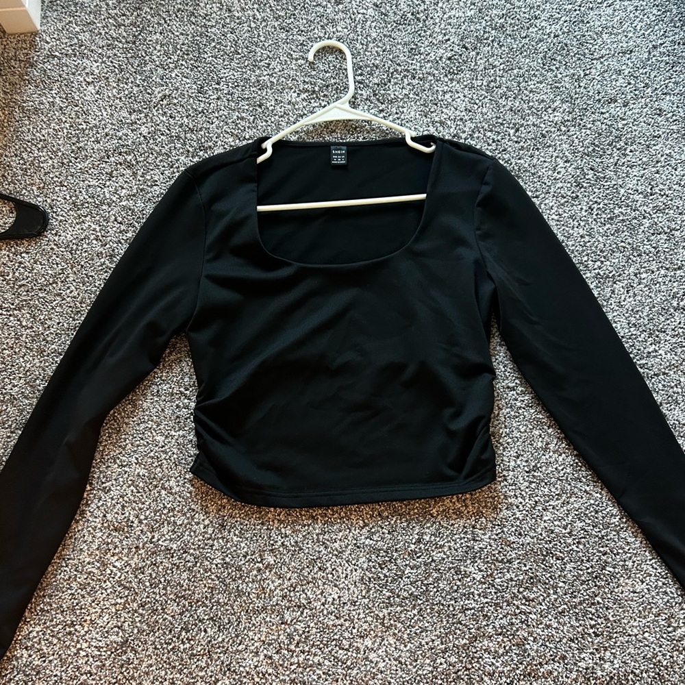 SHEIN Black Cropped Long Sleeve Top